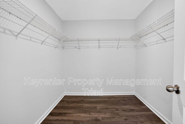 Building Photo - 3012 Highlander Pt