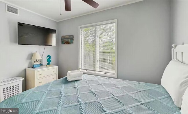 Building Photo - 105 Jamestown Rd