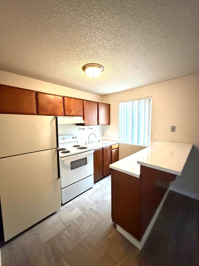 Building Photo - Shalamar Apartments