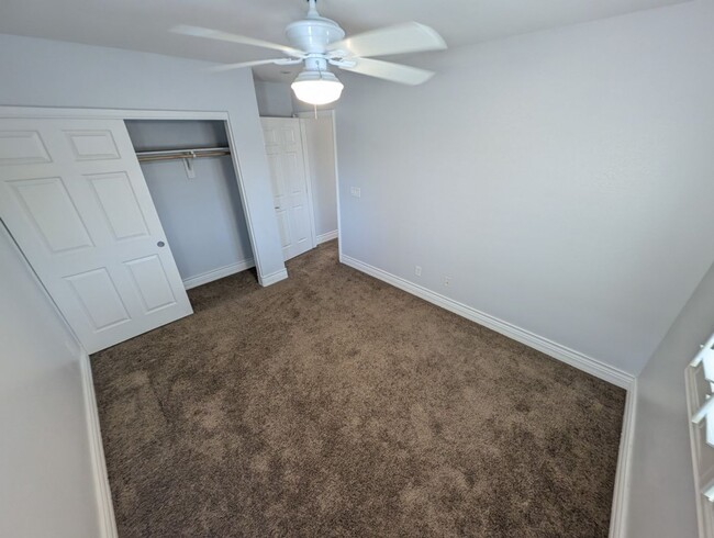 Building Photo - 202 Tall Ruff Dr