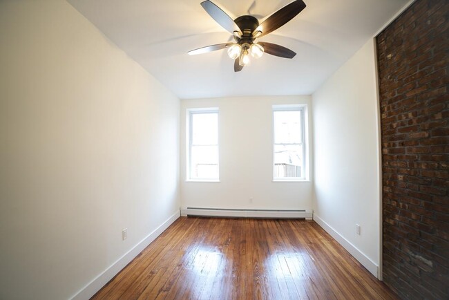 Building Photo - 206 48th St