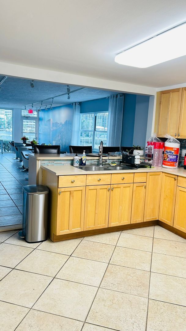 Building Photo - Stunning Waterfront One-Bedroom Apartment with Spectacular Views!