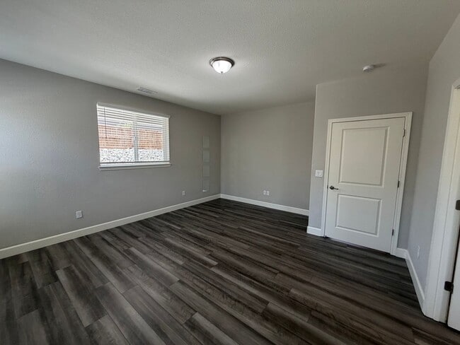 Building Photo - 3 bed/ 2 bath Reno home available in the Wild Stallion Estates