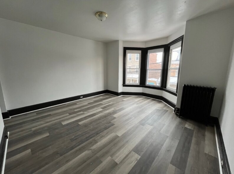 Building Photo - 429 1/2 W Vine St