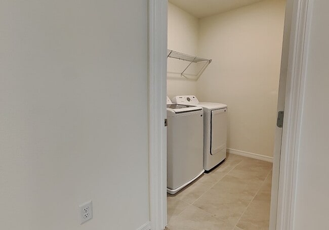 Building Photo - 5246 Mahogany Dr
