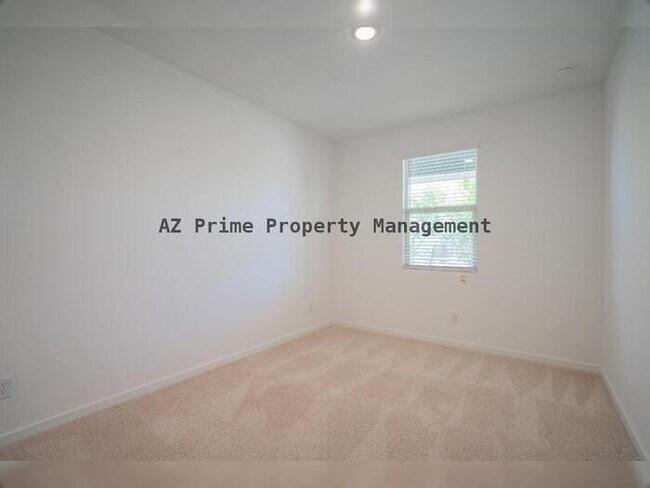 Building Photo - 17317 W Running Deer Trl