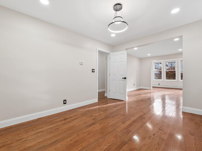 Building Photo - 3-Bedroom Gem with Modern Comfort in Bayonne – 1300 Sq. Ft. of Urban Living!"