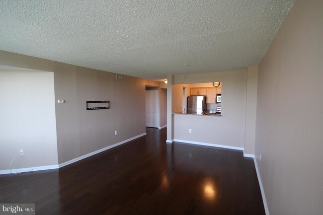 Building Photo - 10101 Grosvenor Pl