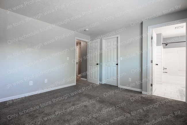 Building Photo - 2642 NE 1st Dr