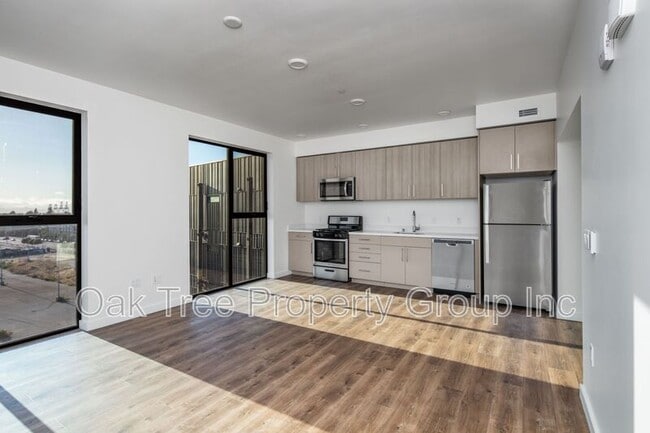 Building Photo - 532 Union St