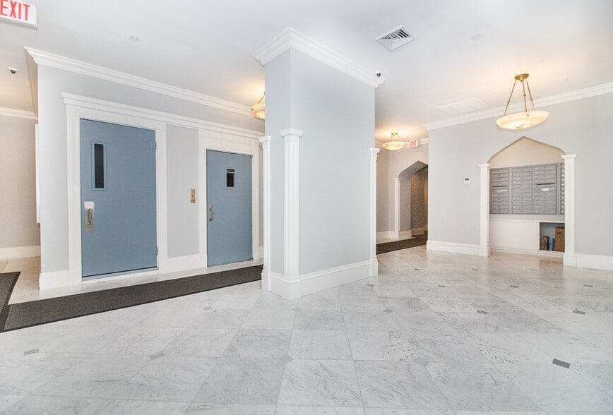 Building Photo - 271 Dartmouth St