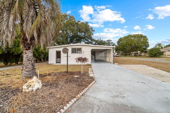 Building Photo - 2BR/2BA Manufactured Home in The Villages