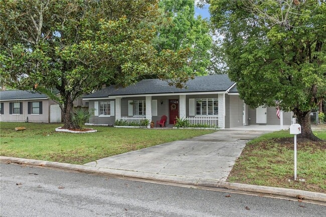 Building Photo - 1653 Peruvian Ln