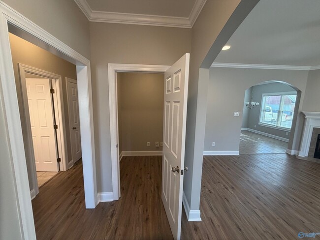 Building Photo - 945 Tracey Ln