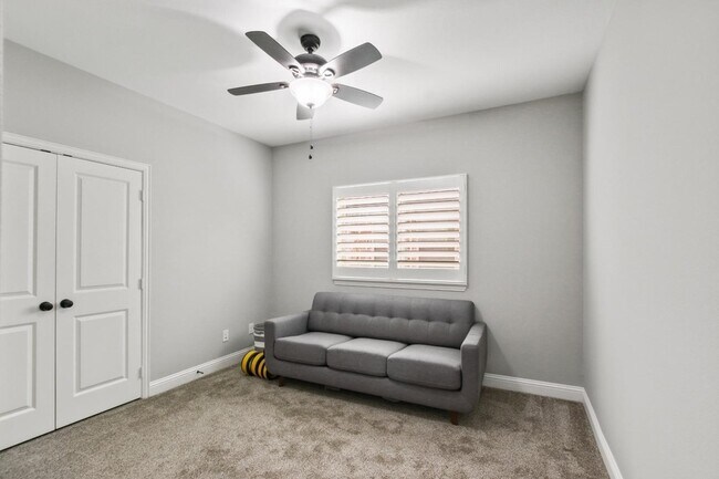 Building Photo - 4301 Overbrook Dr