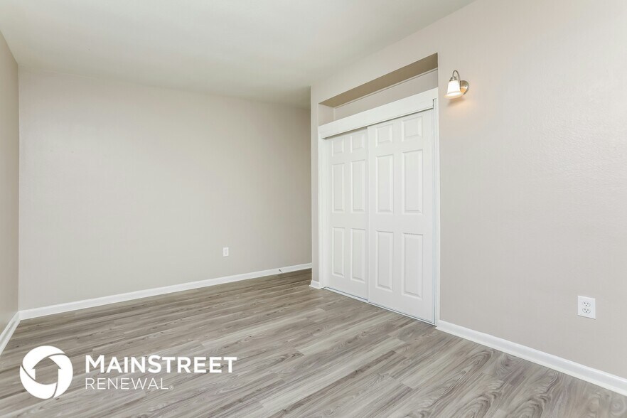 Building Photo - 6136 Bolling Dr