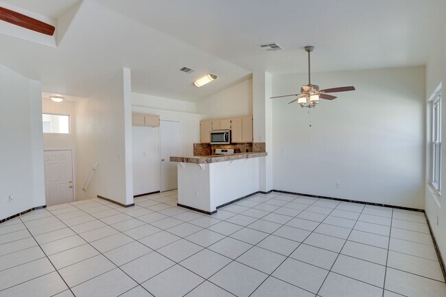 Building Photo - 6201 E Lake Mead Blvd