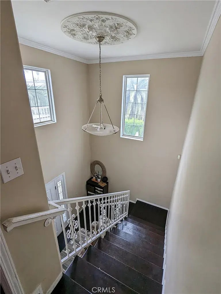 Building Photo - 2317 S Harcourt Ave