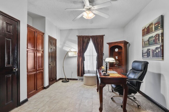 Building Photo - 38389 Oakleigh Ln