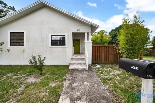 Building Photo - 1412 7th Ave N
