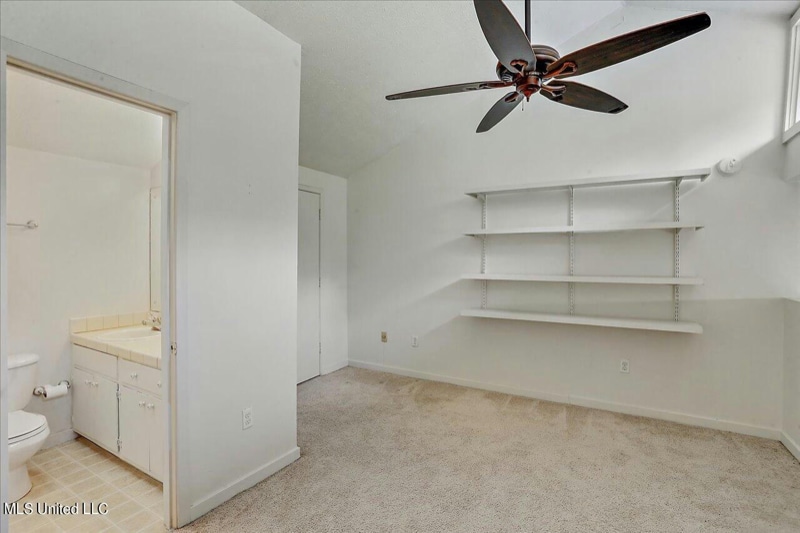 Building Photo - 200 Woodgreen Dr