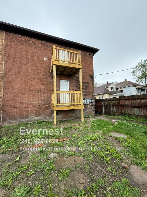 Building Photo - 5440 Milford St