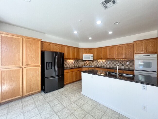 Building Photo - 509 Marla Dr