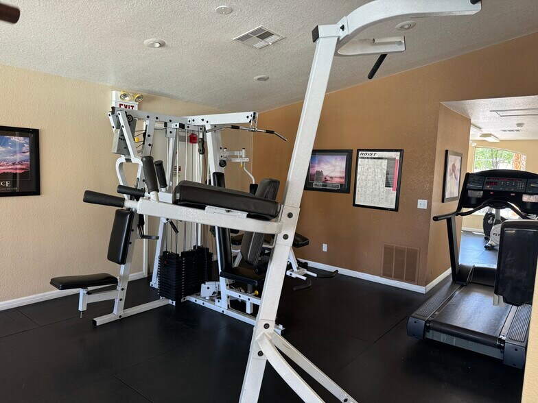 Building Photo - 7938 Cina Ave