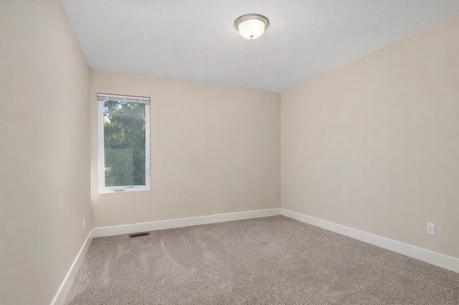 Building Photo - Immaculate 3 bed/3.5 bath home in Caledonia