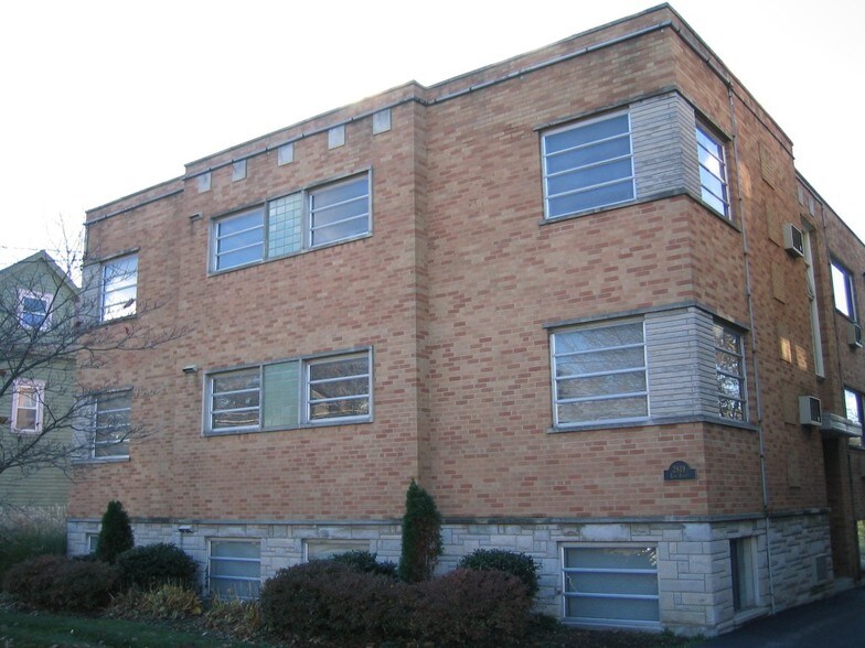 Primary Photo - 2819 Erie Ave