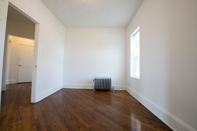 Building Photo - 6829-6849 S King Dr