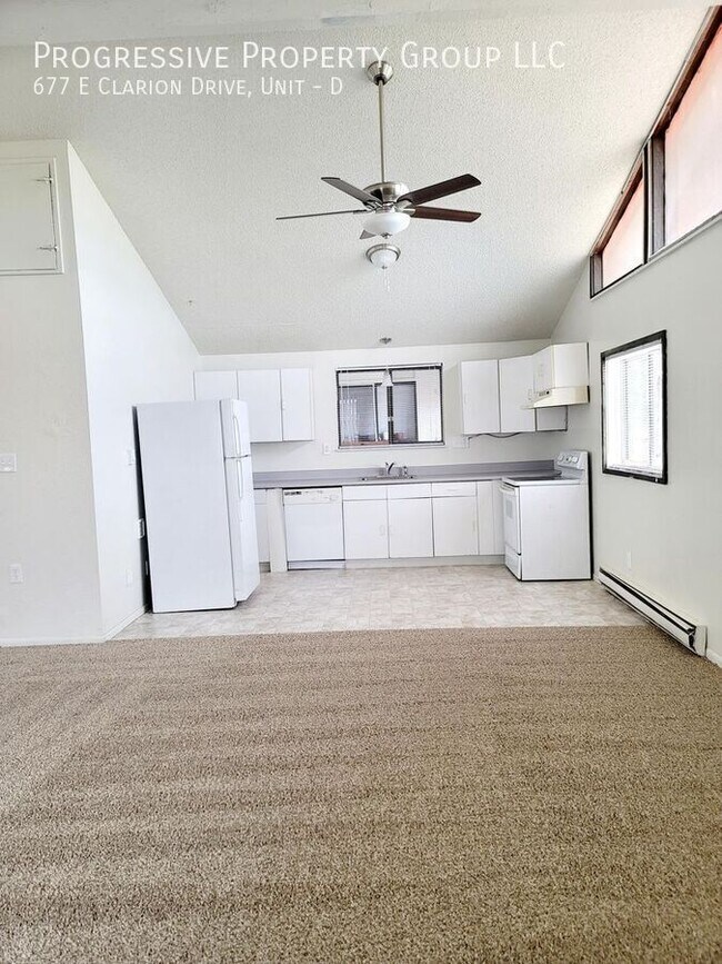 Building Photo - 677 E Clarion Dr