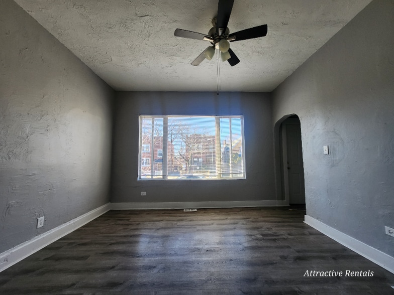 Building Photo - 7321 S Kenwood Ave