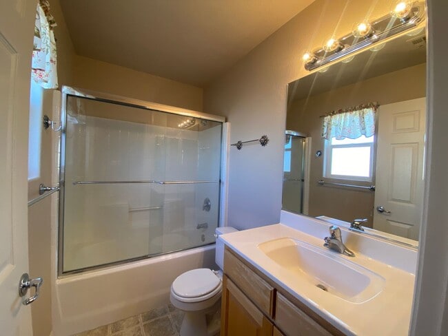 Building Photo - ADORABLE HOUSE FOR RENT IN HURRICANE