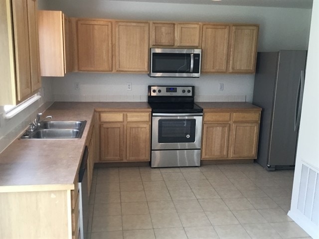 Building Photo - 9451 W Portola Dr