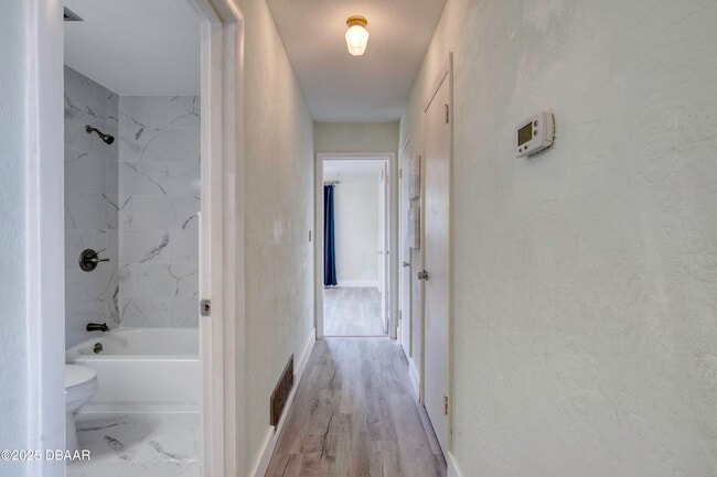 Building Photo - 3041 N Oleander Ave