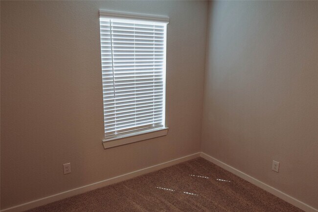 Building Photo - 8598 Blueberry Ash St