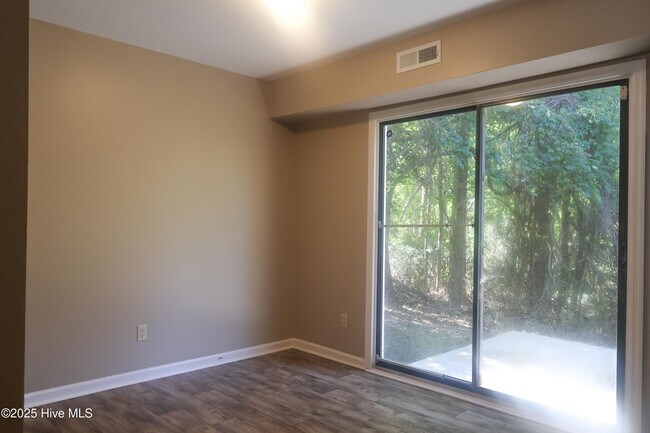 Building Photo - 119 N Onsville Pl