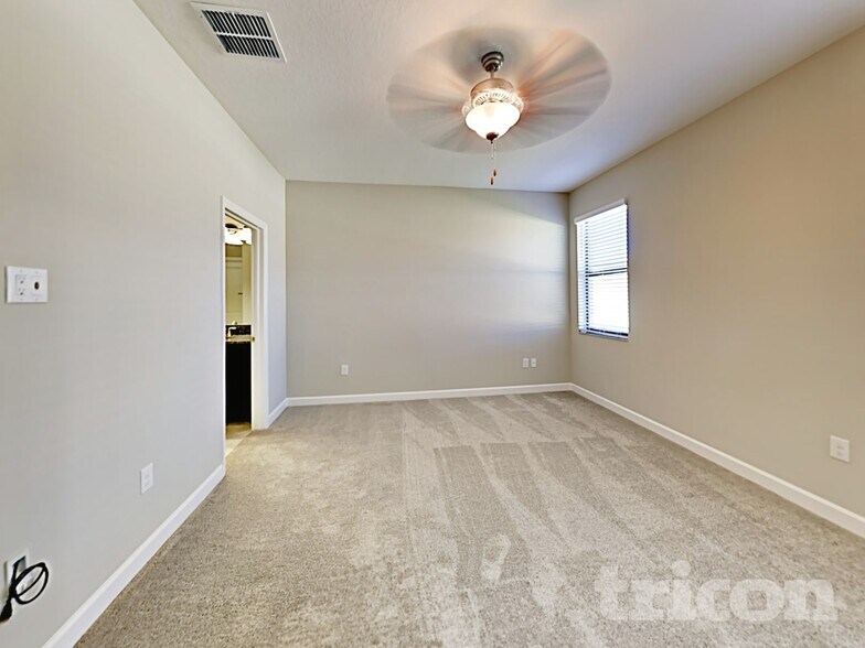 Building Photo - 9735 Ivory Dr