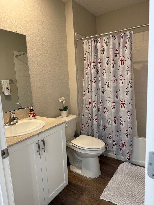 Building Photo - For Rent – Spacious 5-Bedroom Home in Lithia