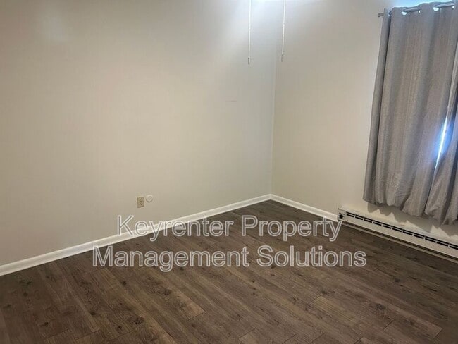 Building Photo - 266 Crawford Dr