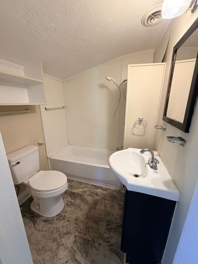 Building Photo - 503 Norwood Ave