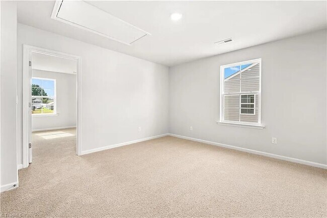Building Photo - 304 Aspen Place Ct