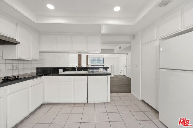Building Photo - 4640 Glencoe Ave