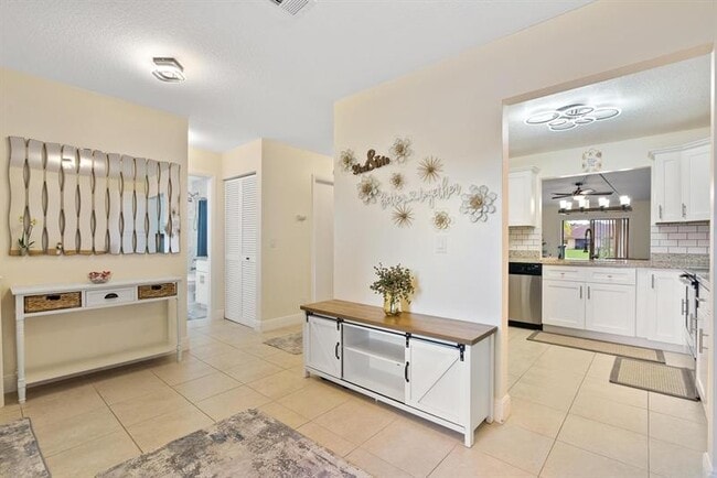 Building Photo - 6734 Bridlewood Ct