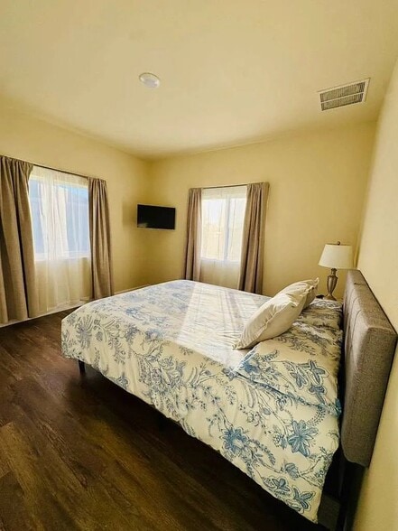 Building Photo - 314 N 6th St