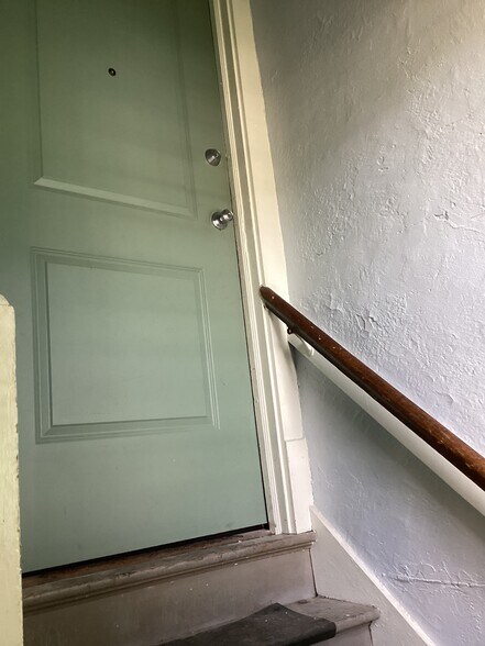 Primary Photo - 401 Haney Ave