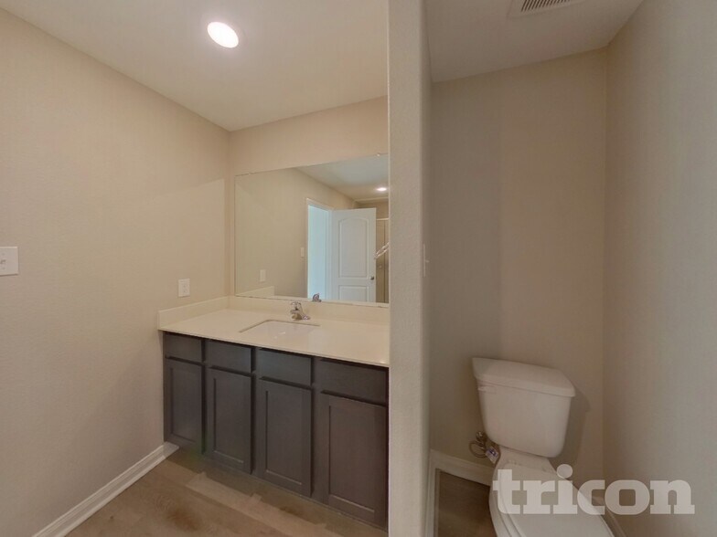 Building Photo - 118 Bush Dr