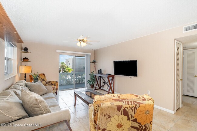 Building Photo - 4800 Ocean Beach Blvd