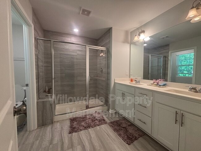 Building Photo - 203 Gremar Dr.